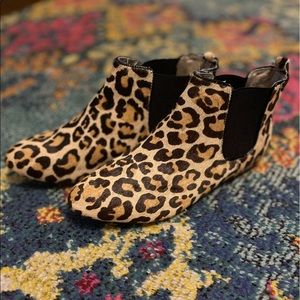 Animal print calf hare flat booties